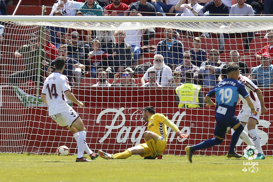 El Elche araña un punto en el Carlos Belmonte (1-1) - TeleElx