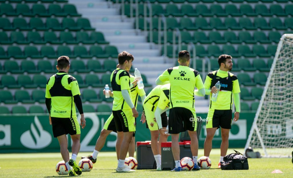La plantilla del Elche coge forma con los nuevos fichajes - TeleElx