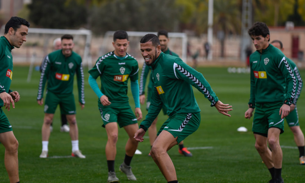 El Elche vuelve a los entrenamientos con Jonathas como protagonista ...