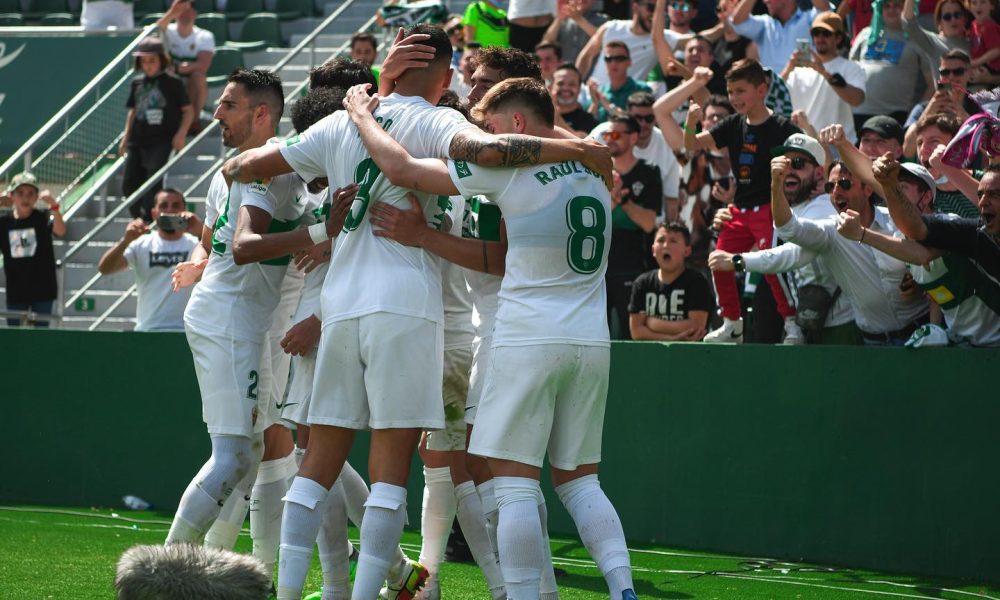 La plantilla del Elche tiene claro que el objetivo es volver a Primera ...