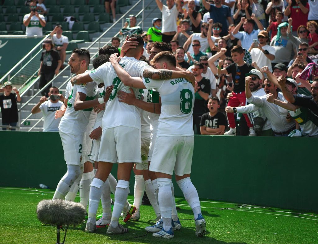 La plantilla del Elche tiene claro que el objetivo es volver a Primera ...