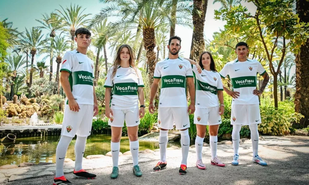 El Elche C.F. presenta su primera equipación para la temporada 24/25 ...