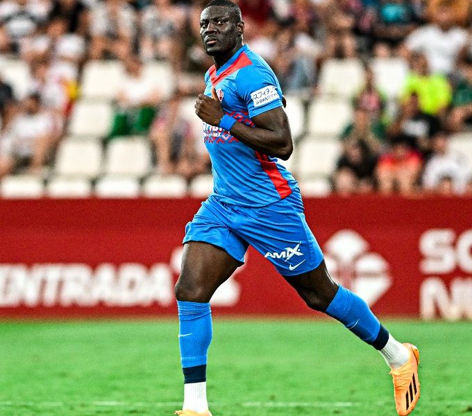 Bambo Diaby sufre un esguince en el ligamento lateral de su rodilla