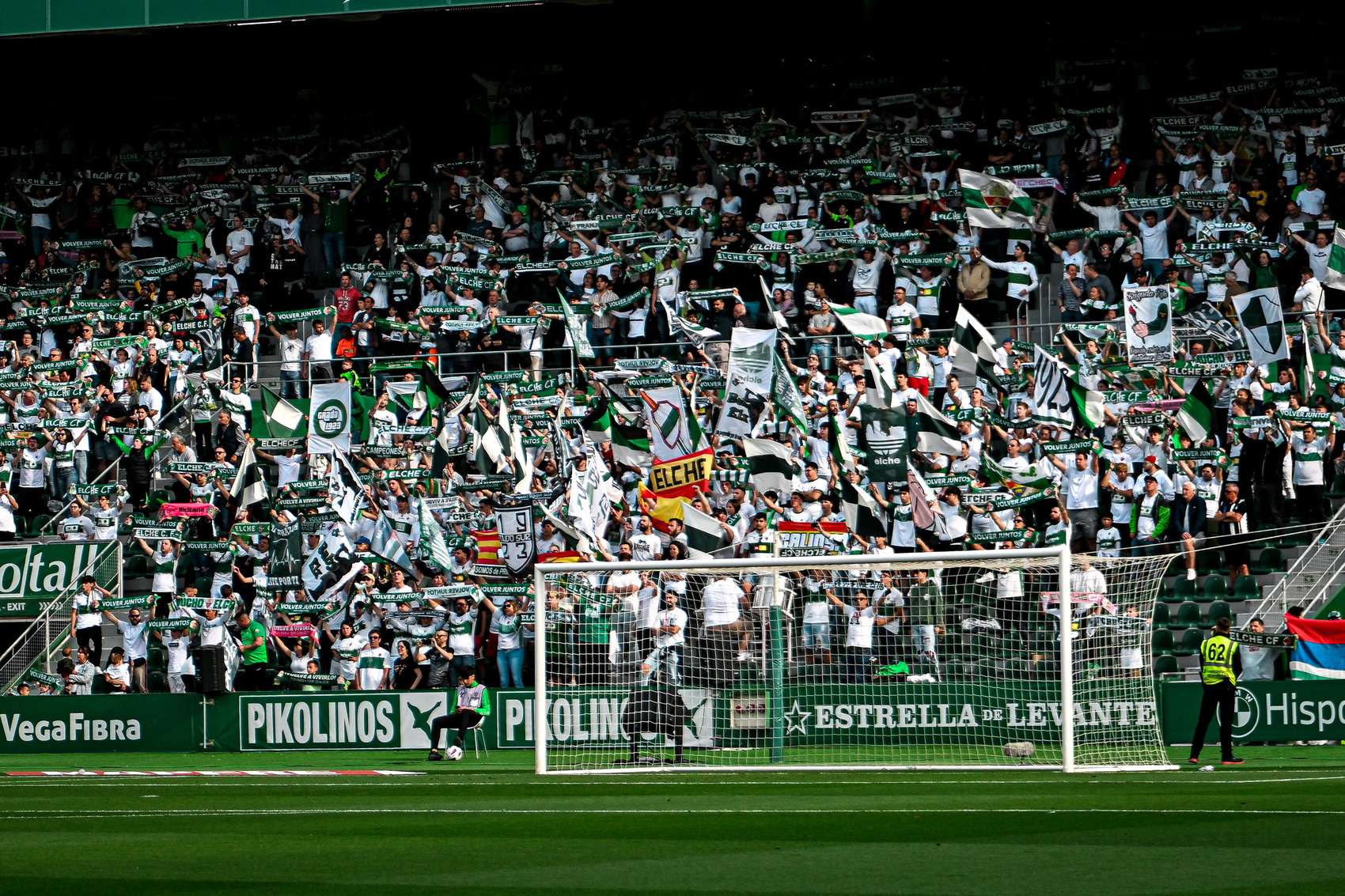 Polémica en redes sociales por un vídeo animando al Elche C.F.
