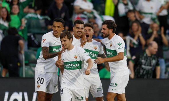 El Elche se aferra a su fortaleza en el Martínez Valero antes de la ‘final’ ante el Alavés