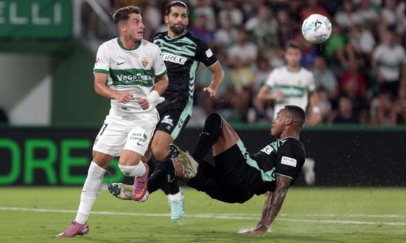 La Champions se cruza en el camino del Elche hacia la permanencia