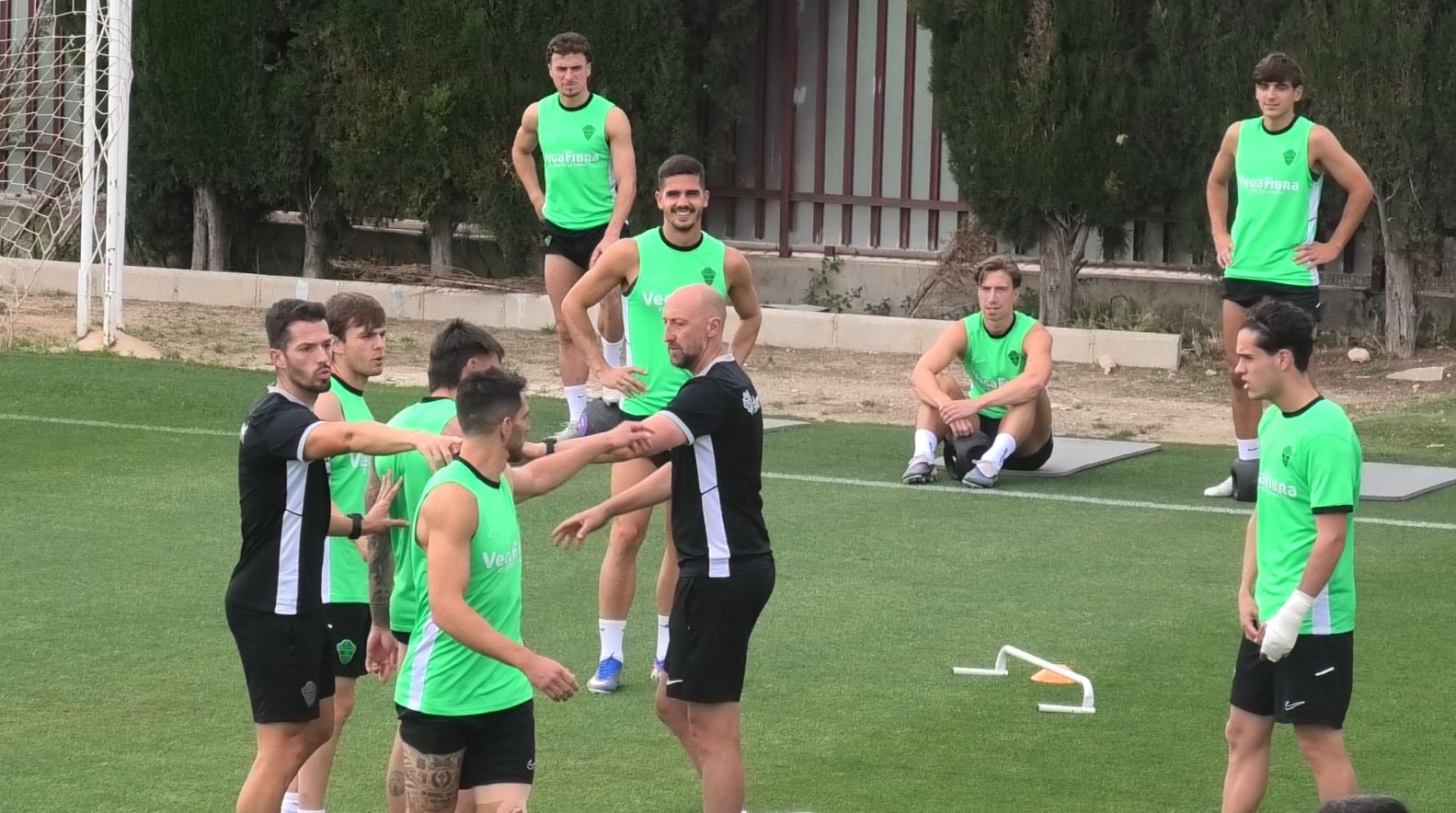 Rafa Mir, ausente en la sesión en el Díez Iborra, es seria duda para el duelo ante el Alavés