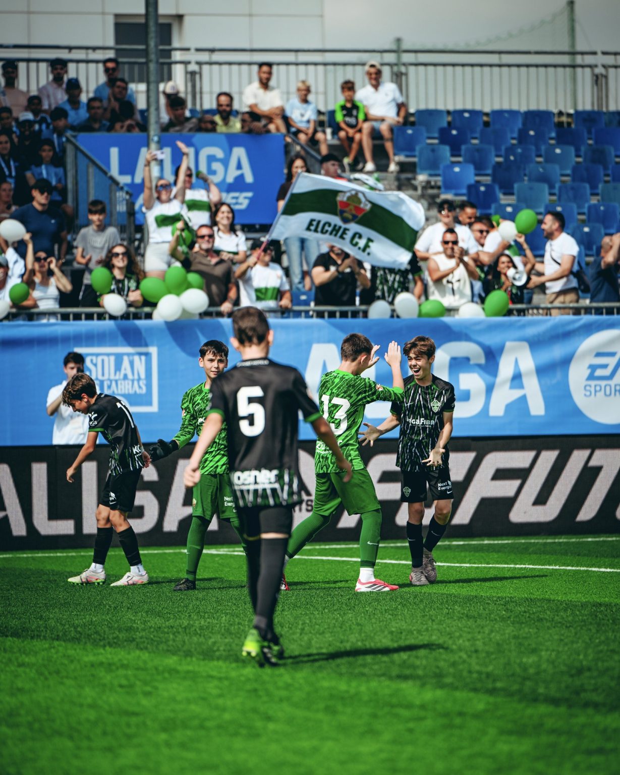 El Elche C.F. saca su campaña de abonos bajo el lema "Hemos vuelto ...