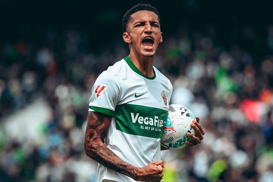 El Elche cierra el traspaso de Álvaro Rodríguez