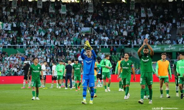 El Elche no conoce la victoria en Primera División en Santander