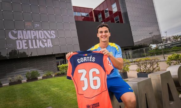 El Elche sigue la pista de Álvaro Cortés, joven central del FC Barcelona
