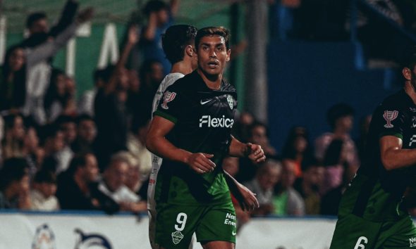 El Elche notificó al AEK de Atenas que Ponce debía cumplir un partido de sanción y así lo hizo en Grecia